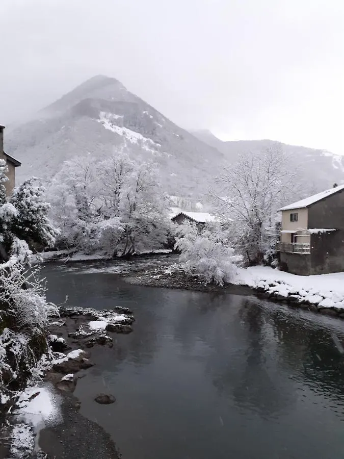 Guest house Pas A Pas Chambre D'Hotes Sarrancolin