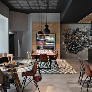 *** Hotel Moxy Lyon Airport France